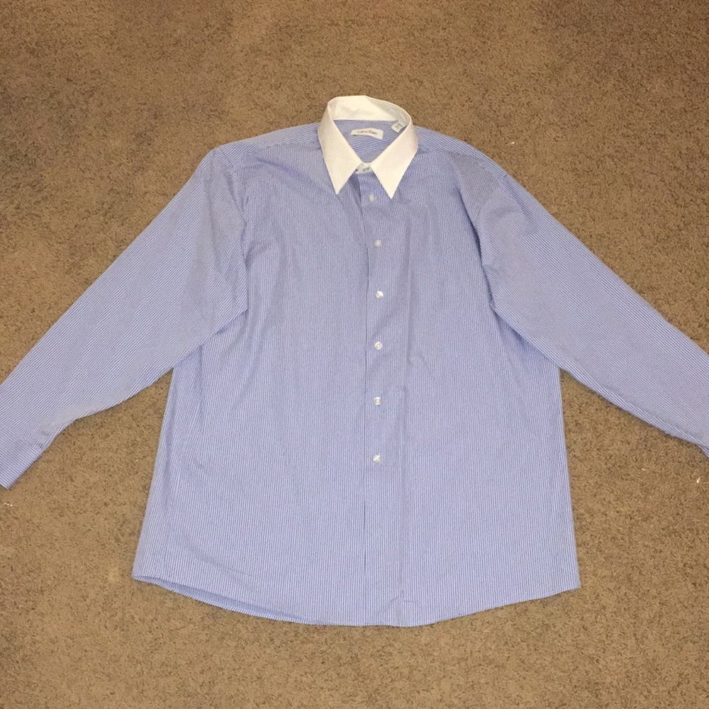 Mens long sleeve blue and white button down shirt